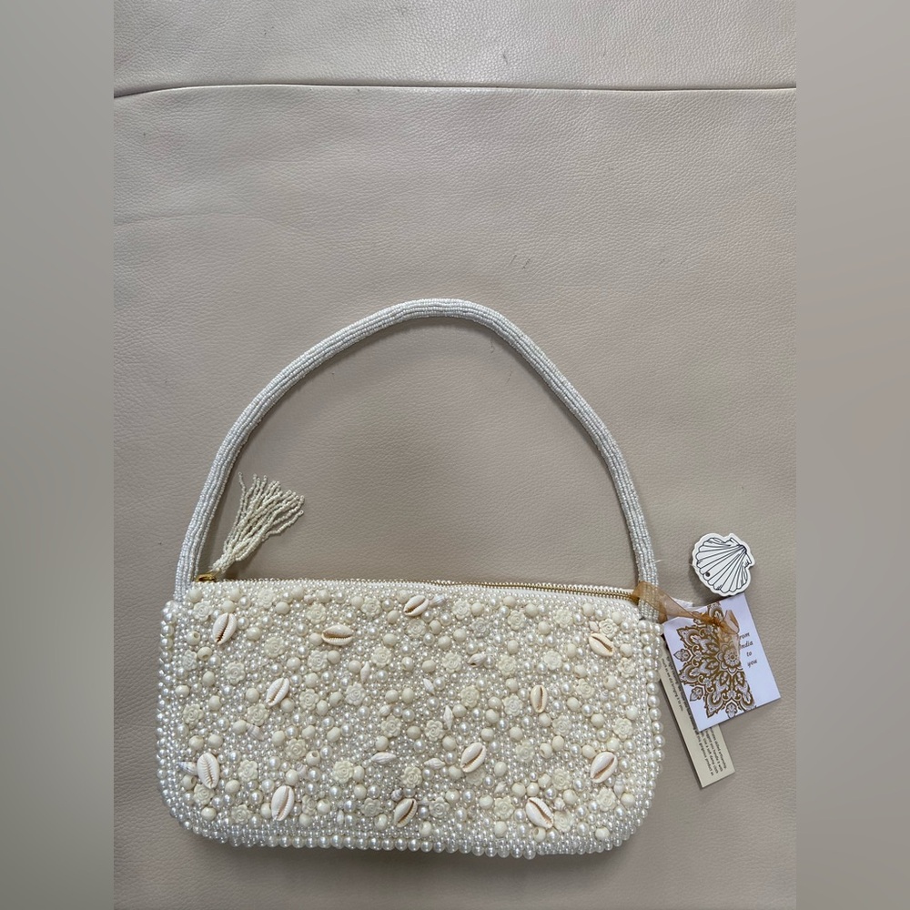 Viral seashell purse Elegant Cream Beaded Women's Bag